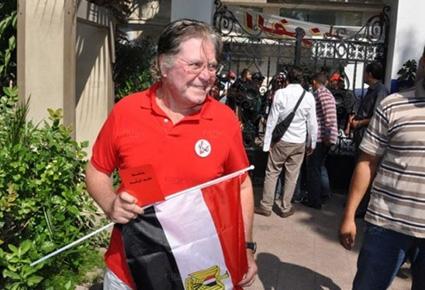 الفنانين المصريين يصرخون: إرحل مش عايزينك
